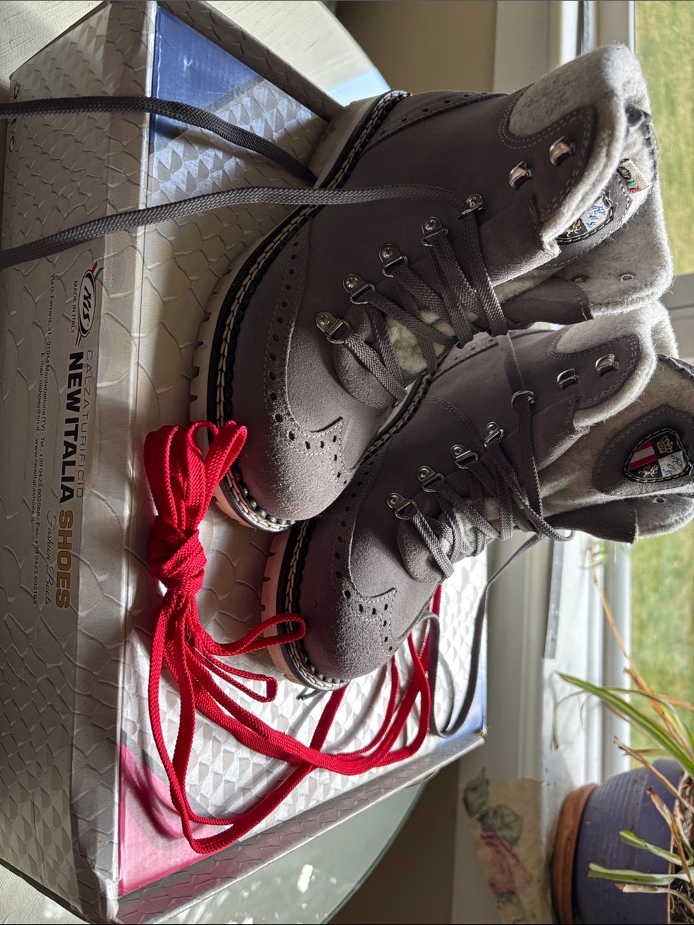 New Italia Shoes Gray Suede Lace-Up Wingtip Hiking Boots sz 37